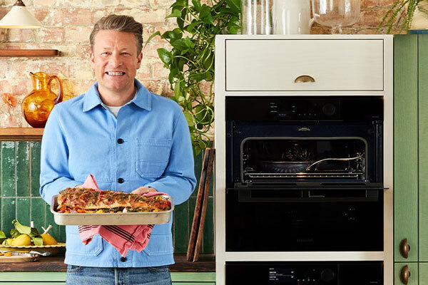 Jamie Oliver Loves Samsung - Oven